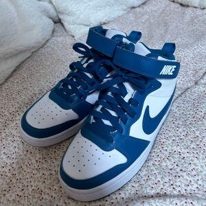 (GS) Nike Court Borough Mid 2 'White Signal Blue' (Skate/Velcro/Low